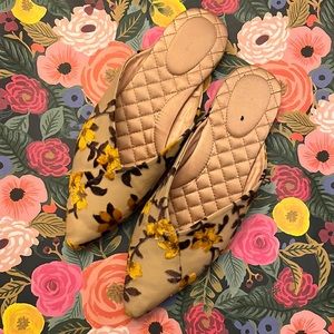 Birdies Size 10 Embroidered Flats or Mules